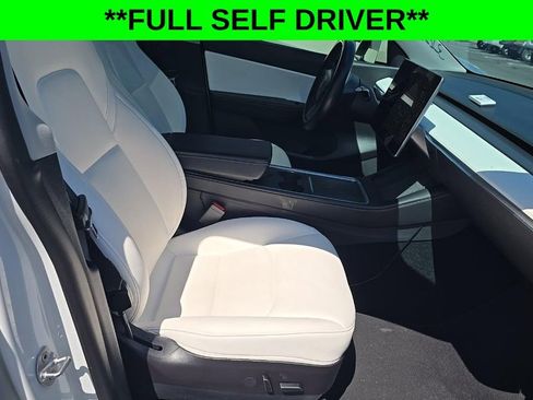 Used 2022 Tesla Model Y Performance AWD/4WD image 17