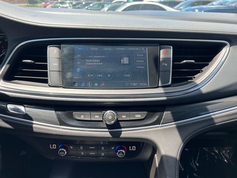 Used 2020 Buick Enclave Essence AWD/4WD image 18