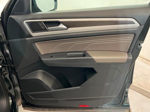 Used 2021 Volkswagen Atlas SE w/ Panoramic Sunroof Package AWD/4WD image 24