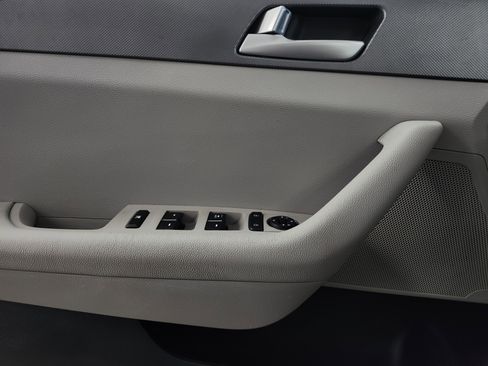 Used 2016 Hyundai Sonata SE w/ Cargo Package image 16