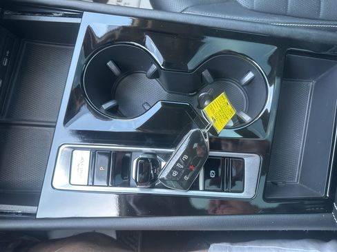 Used 2024 Volkswagen Atlas SEL AWD/4WD image 43