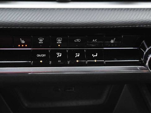 Used 2025 Chevrolet Equinox LT image 19