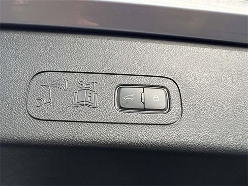 Used 2023 Lincoln Aviator AWD w/ Premium Package image 7