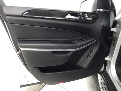 Used 2017 Mercedes-Benz GLS 550 4MATIC image 20