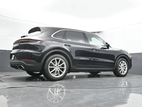 Used 2024 Porsche Cayenne AWD/4WD image 34