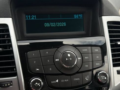 Used 2014 Chevrolet Cruze LS FWD image 18