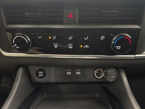Used 2024 Nissan Rogue S AWD/4WD image 17