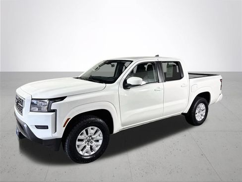Used 2022 Nissan Frontier SV AWD/4WD image 2