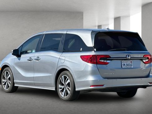 Certified 2024 Honda Odyssey Touring image 6