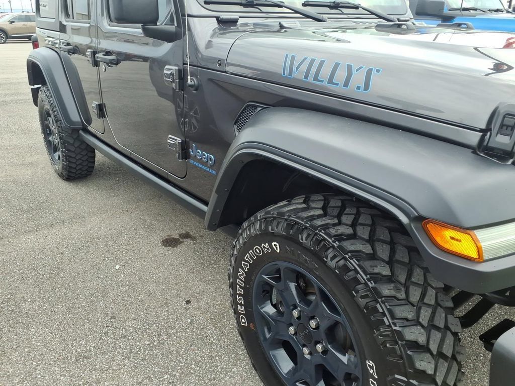 Used 2023 Jeep Wrangler Unlimited w/ Dual Top Group AWD/4WD image 24