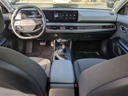 Used 2025 Kia K4 LXS image 27