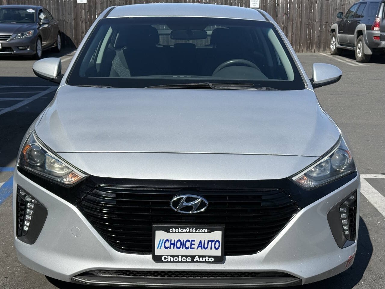 Used 2018 Hyundai Ioniq Plug-In Hybrid FWD image 2