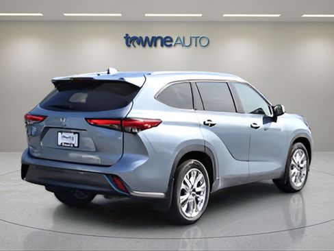 Used 2022 Toyota Highlander Limited AWD/4WD image 5