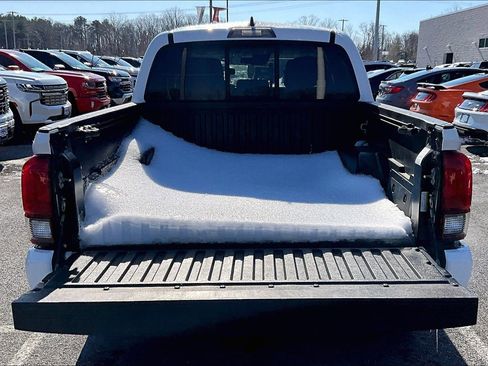 Used 2019 Toyota Tacoma SR w/ SR Convenience Package image 31