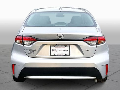 Certified 2022 Toyota Corolla LE image 4