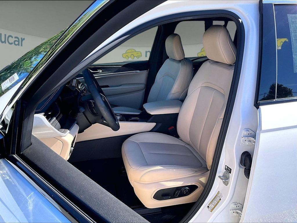 Used 2024 Jeep Grand Cherokee Limited 4xe AWD/4WD image 10