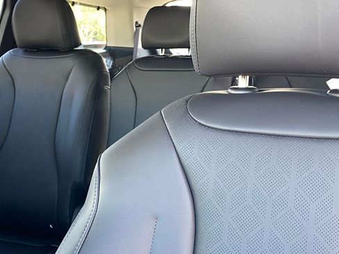 New 2026 Kia Carnival EX FWD image 13