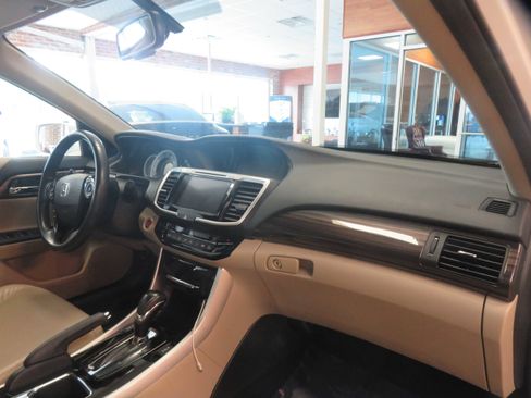 Used 2016 Honda Accord EX-L image 35