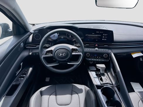 New 2026 Hyundai Elantra Limited FWD image 15