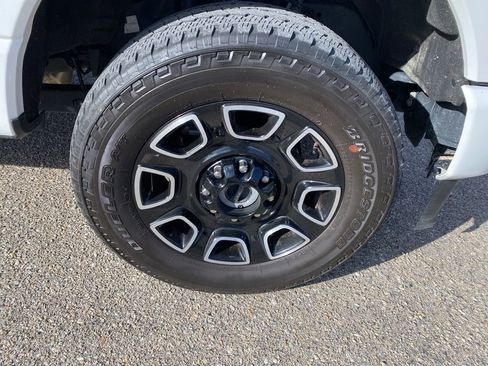 Used 2025 Ford F250 Platinum image 31