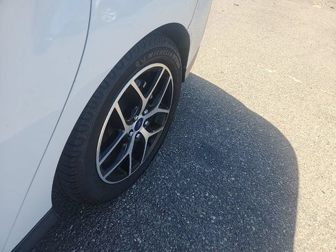 Used 2018 Ford Focus SEL FWD image 8