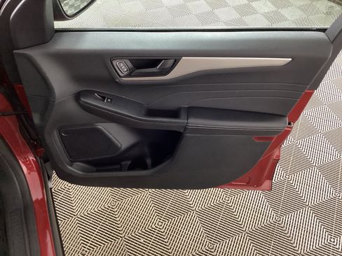 Used 2022 Ford Escape SE AWD/4WD image 9