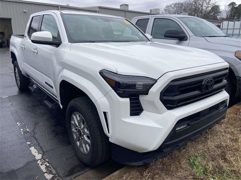 Used 2025 Toyota Tacoma SR5 image 1