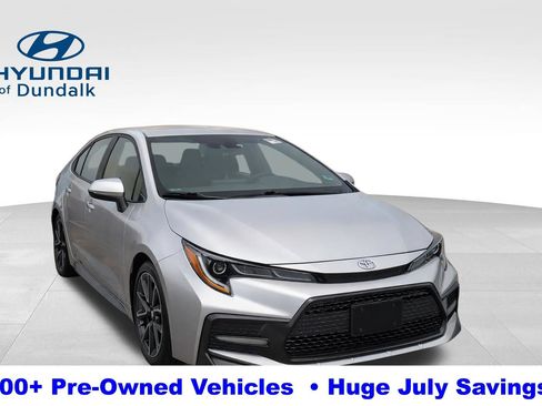 Used 2021 Toyota Corolla SE w/ SE Premium Package FWD image 3
