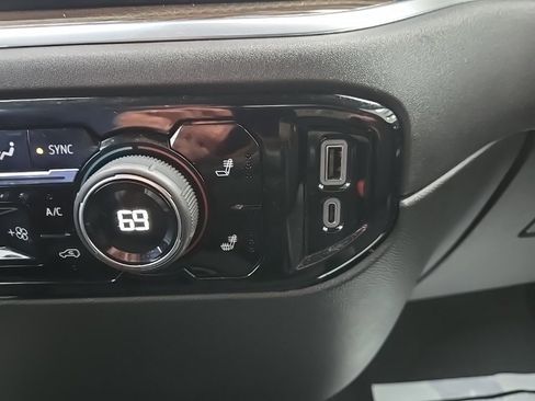 Used 2024 Chevrolet Silverado 2500 LT image 69