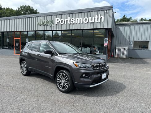 Used 2023 Jeep Compass Limited w/ Elite Group AWD/4WD image 2