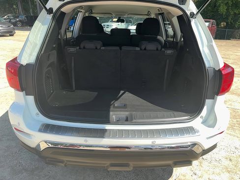 Used 2019 Nissan Pathfinder SV image 8