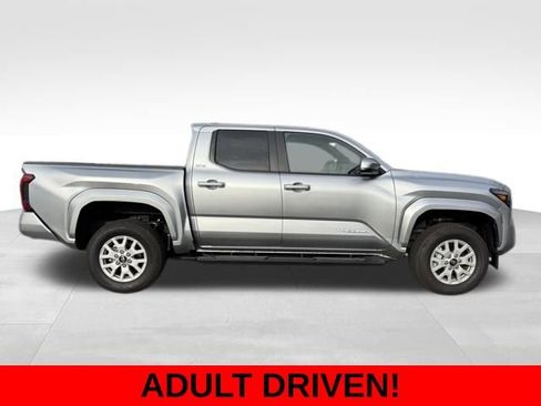 Used 2025 Toyota Tacoma SR5 image 2