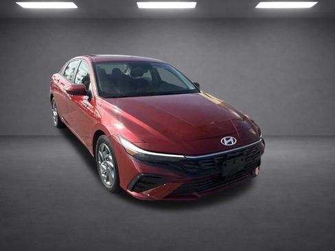 Used 2024 Hyundai Elantra SEL FWD image 6