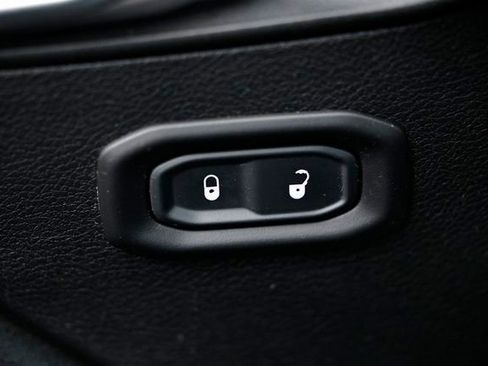 Used 2021 Jeep Gladiator Willys image 18