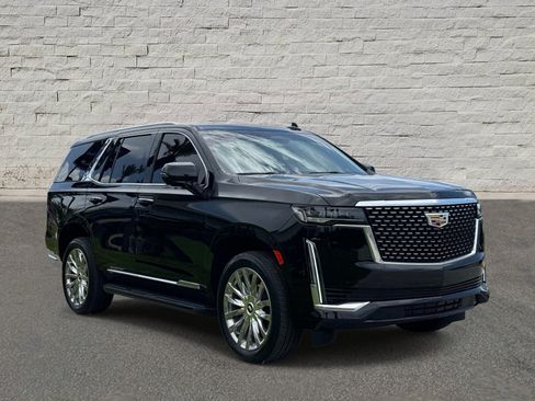 Used 2023 Cadillac Escalade Premium Luxury w/ LPO, Floor Liner Package AWD/4WD image 6
