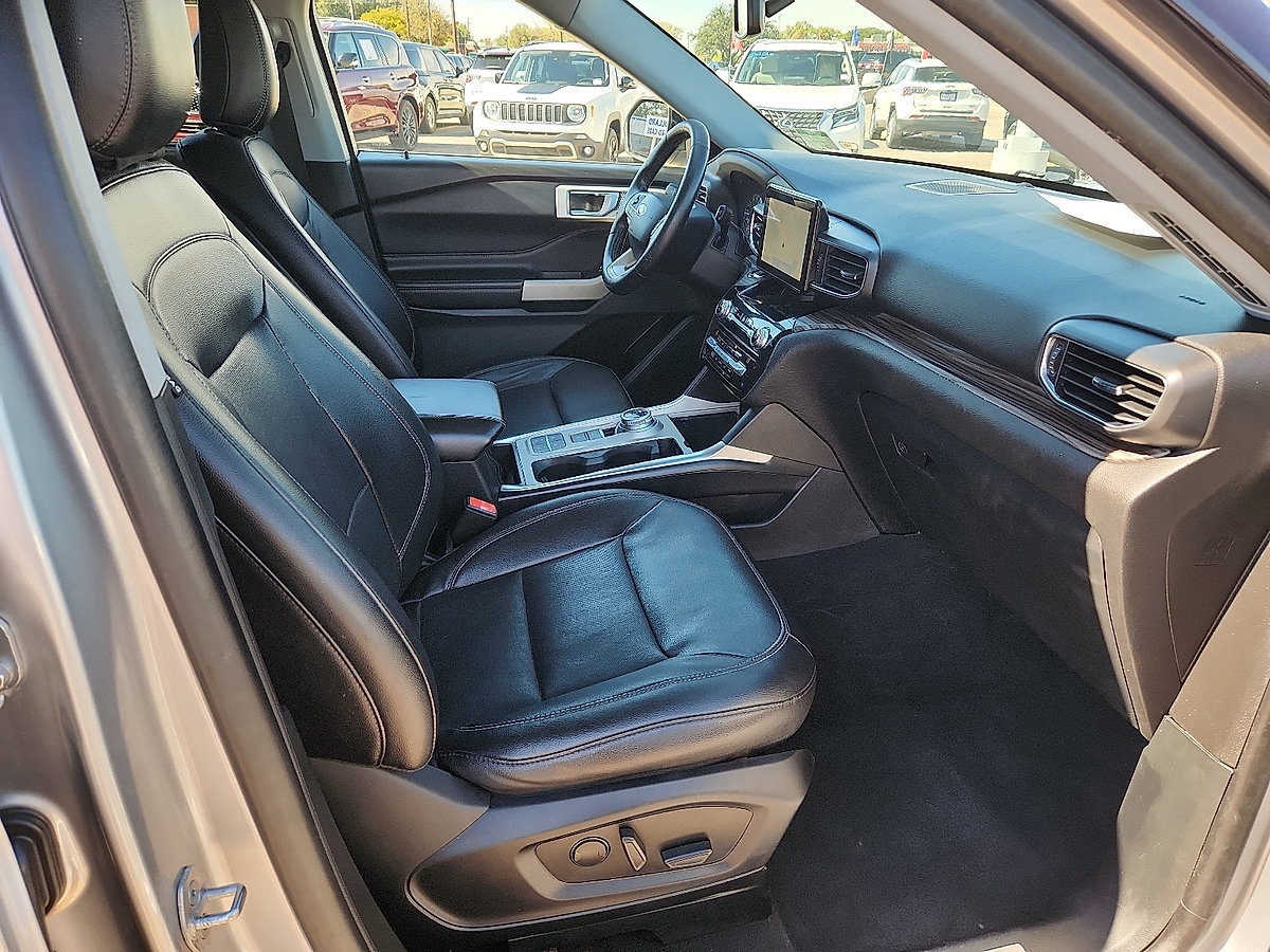 Used 2021 Ford Explorer Limited w/ Equipment Group 301A RWD image 12