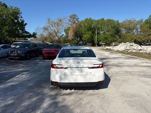 Used 2025 Toyota Camry SE image 16