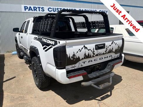 Used 2022 Toyota Tacoma SR w/ SX Package RWD image 9