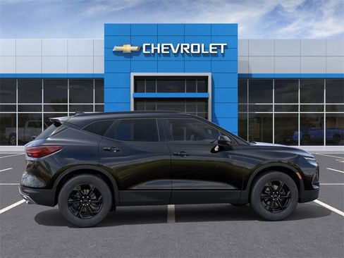 New 2026 Chevrolet Blazer LT image 5