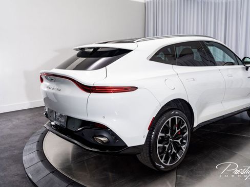 Used 2021 Aston Martin DBX image 19