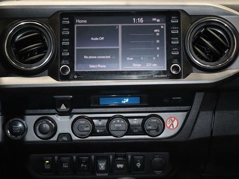 Used 2023 Toyota Tacoma TRD Sport image 29