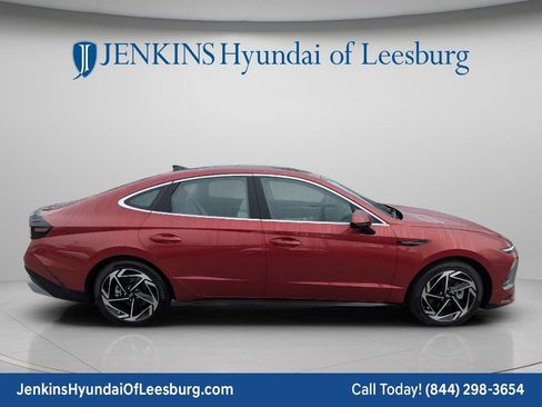 Certified 2024 Hyundai Sonata SEL w/ Convenience Package FWD image 2