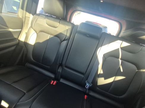 Used 2025 Jeep Grand Cherokee Limited image 9