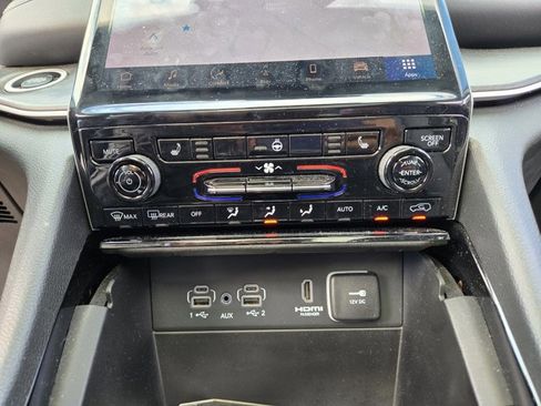 Used 2023 Jeep Grand Cherokee 4WD 4xe image 19