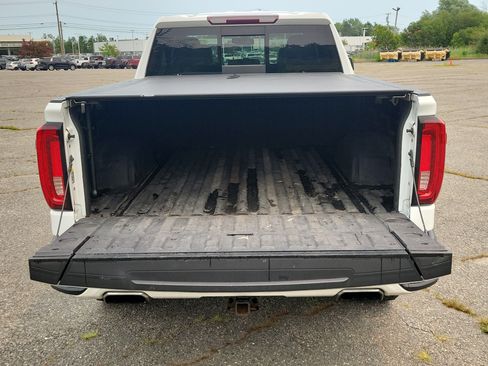 Used 2019 GMC Sierra 1500 AT4 w/ AT4 Premium Package AWD/4WD image 17
