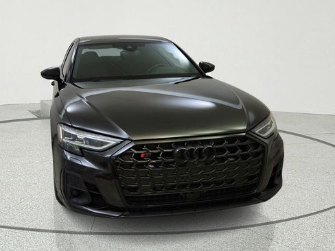 Used 2022 Audi S8 w/ S8 Comfort Plus Package AWD/4WD image 2