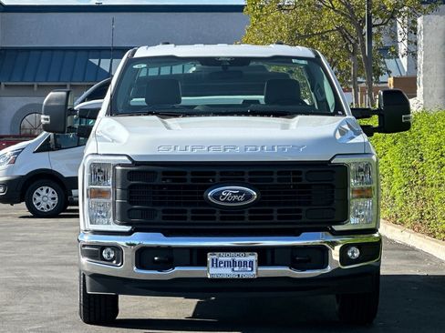 New 2026 Ford F250 XL w/ XL Chrome Package image 9