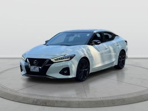 Used 2019 Nissan Maxima SR w/ Premium Package FWD image 3