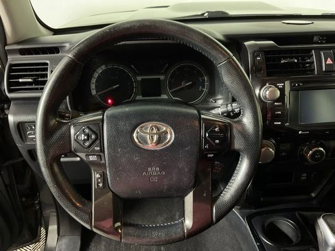 Used 2018 Toyota 4Runner TRD Off-Road AWD/4WD image 26