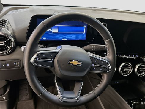 Used 2024 Chevrolet Blazer EV LT AWD/4WD image 18
